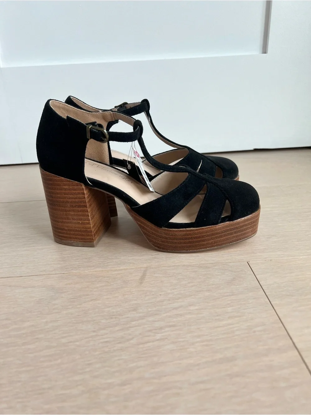 House of Harlow 1960 NWT Black Suede T-Strap Platform Heels 6.5